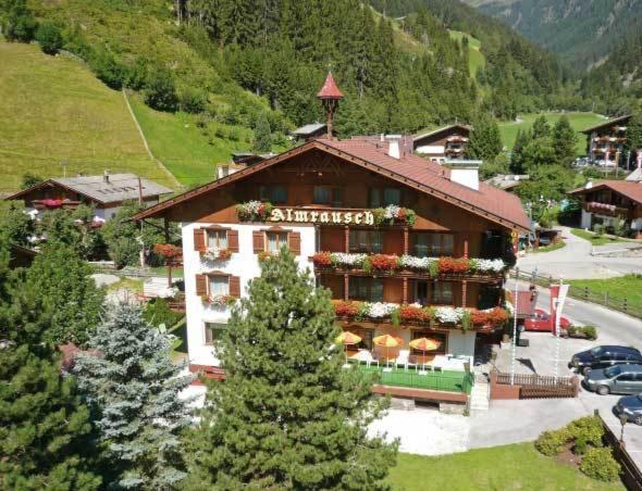 Pension Almrausch Neustift im Stubaital Exterior foto
